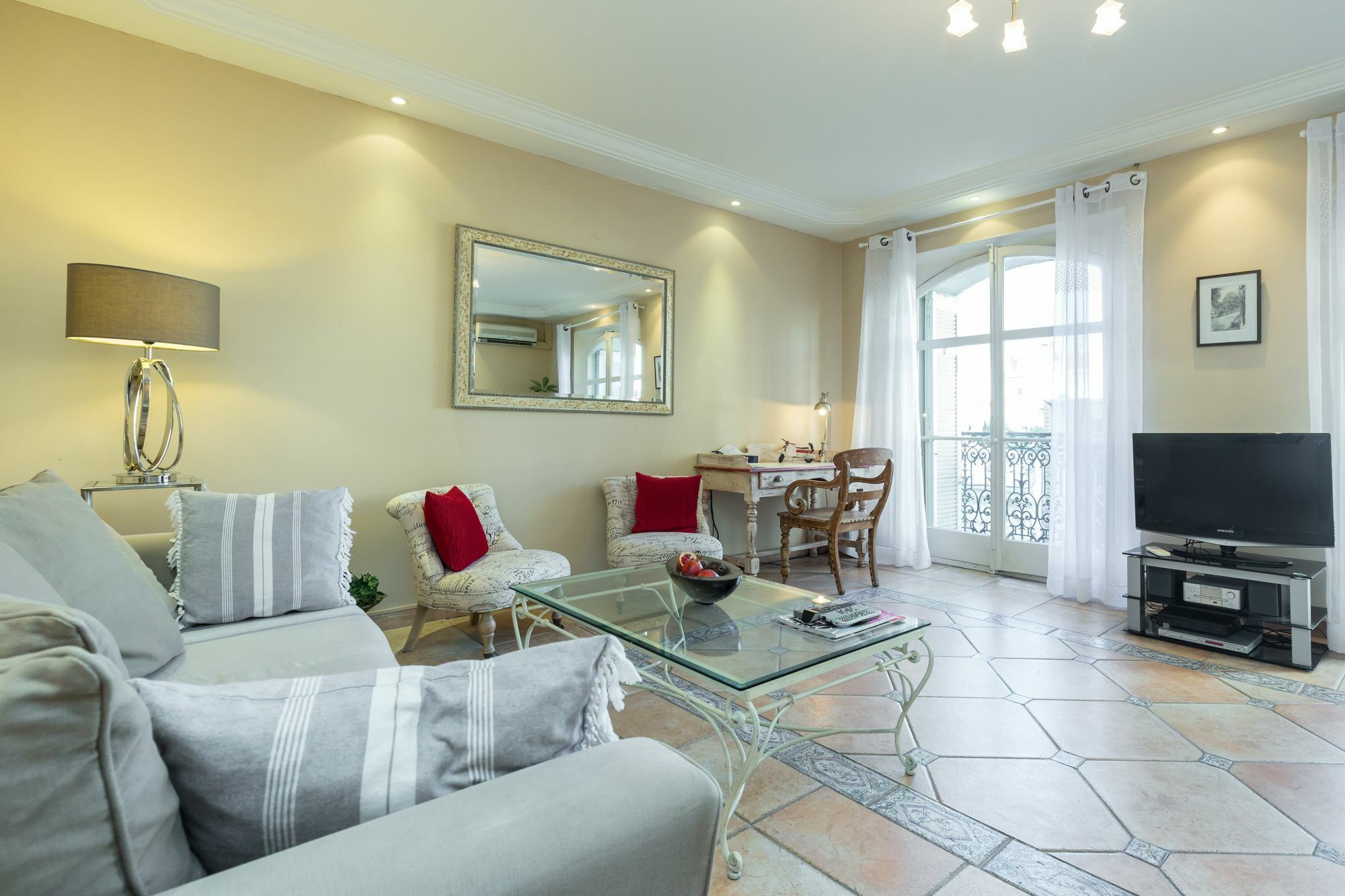 Lovely 2 Bed 2 Bath Apartment In Cannes On Rue Antibea Easy Walk To The Palais 224 Esterno foto